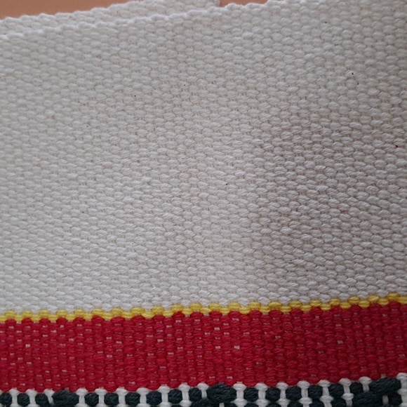 Table runner - Picture 3 of 3